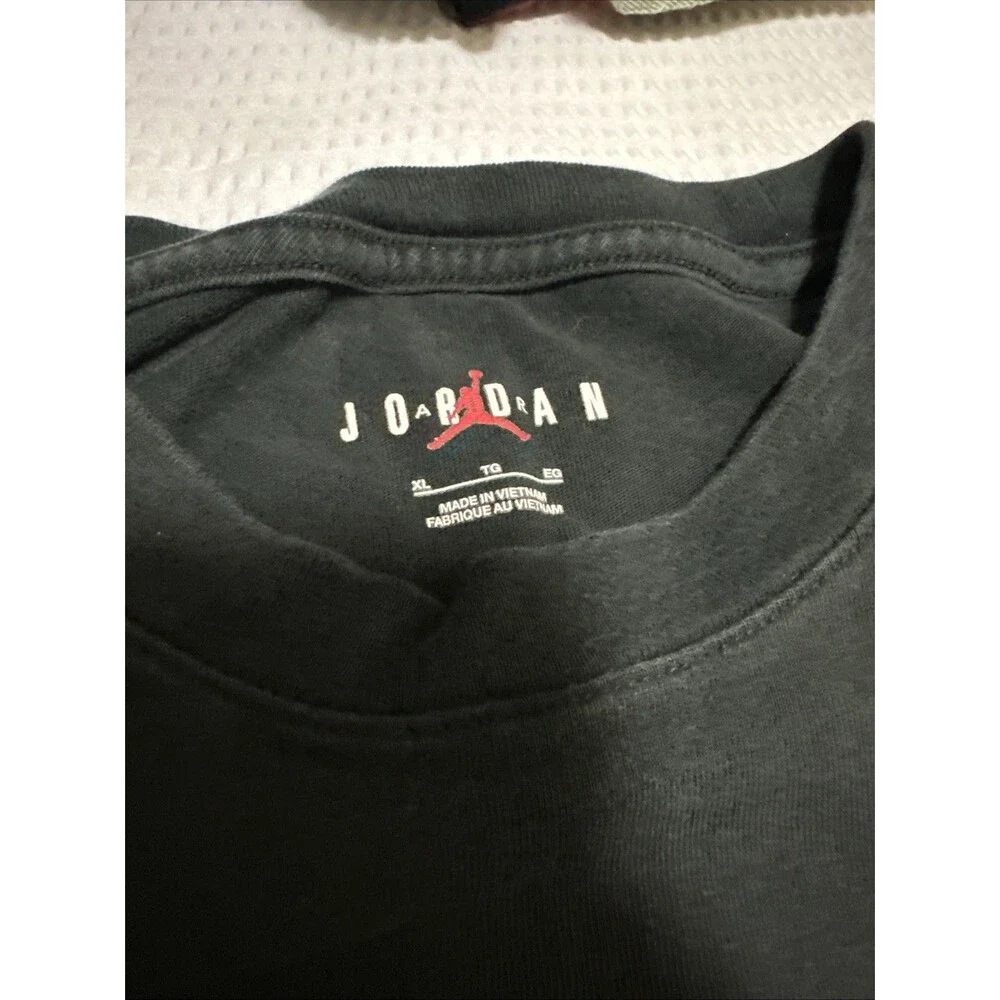 Nike Jordan Essentials Men's Black  Loose Fit T-Shirt XL